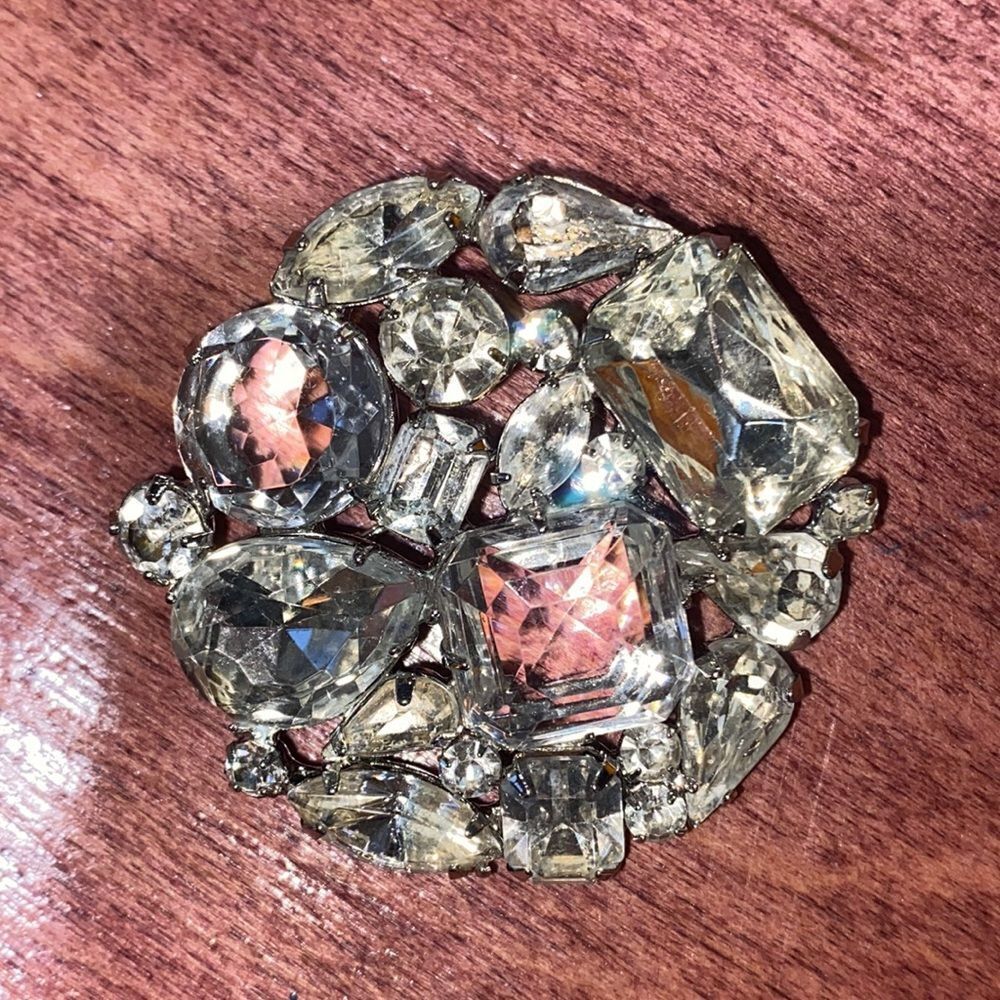 Vintage 1940’s White Crystal Brooch